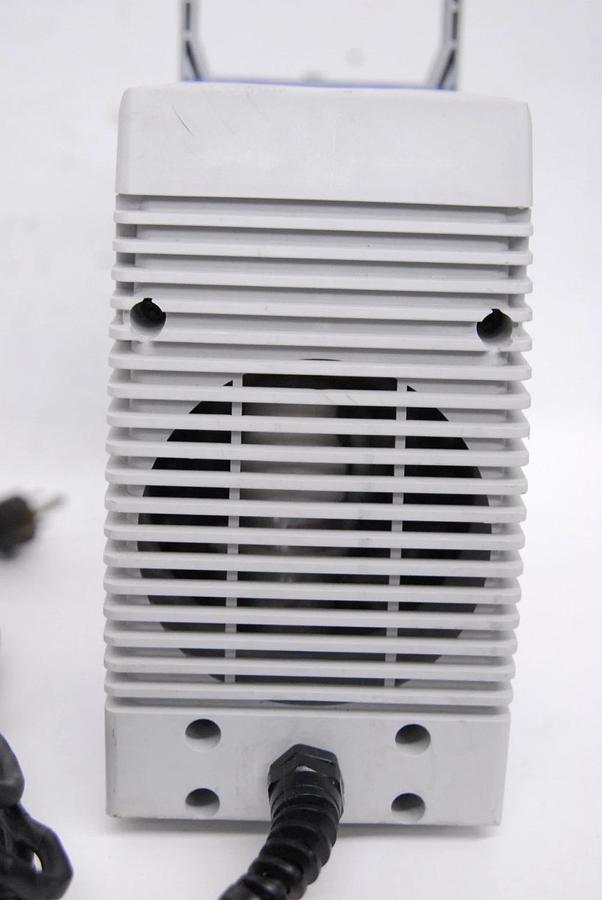 Used Fisher Scientific PU 1306-N820-9.01 MaximaDry Diaphragm Vacuum Pump