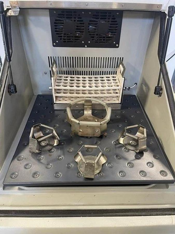 Used New Brunswick M1352-0000 Excella E24 Incubator Shaker