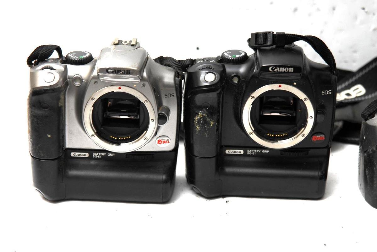 Used Canon EOS Digital Rebel DSLR Lot of 4 with 2 Battery Grips