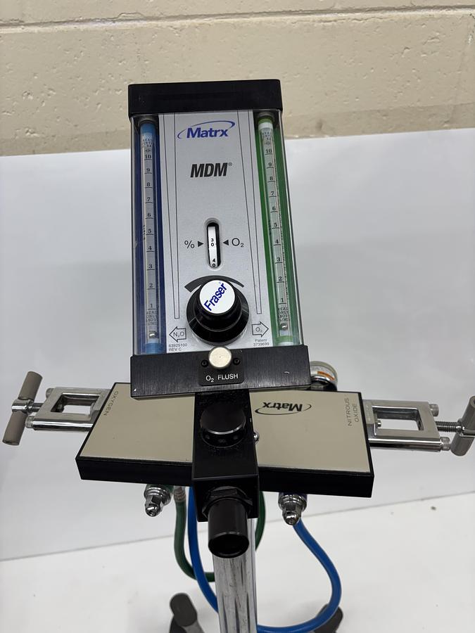 Used Matrx MDM Dental Nitrous Oxide Flowmeter with Pressure Gauges and Cart