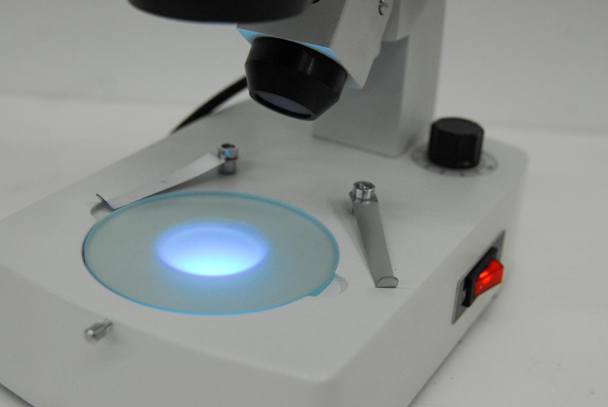 Used Stereo Microscope .7-4.5x (7-45x) Dual Illumination Base