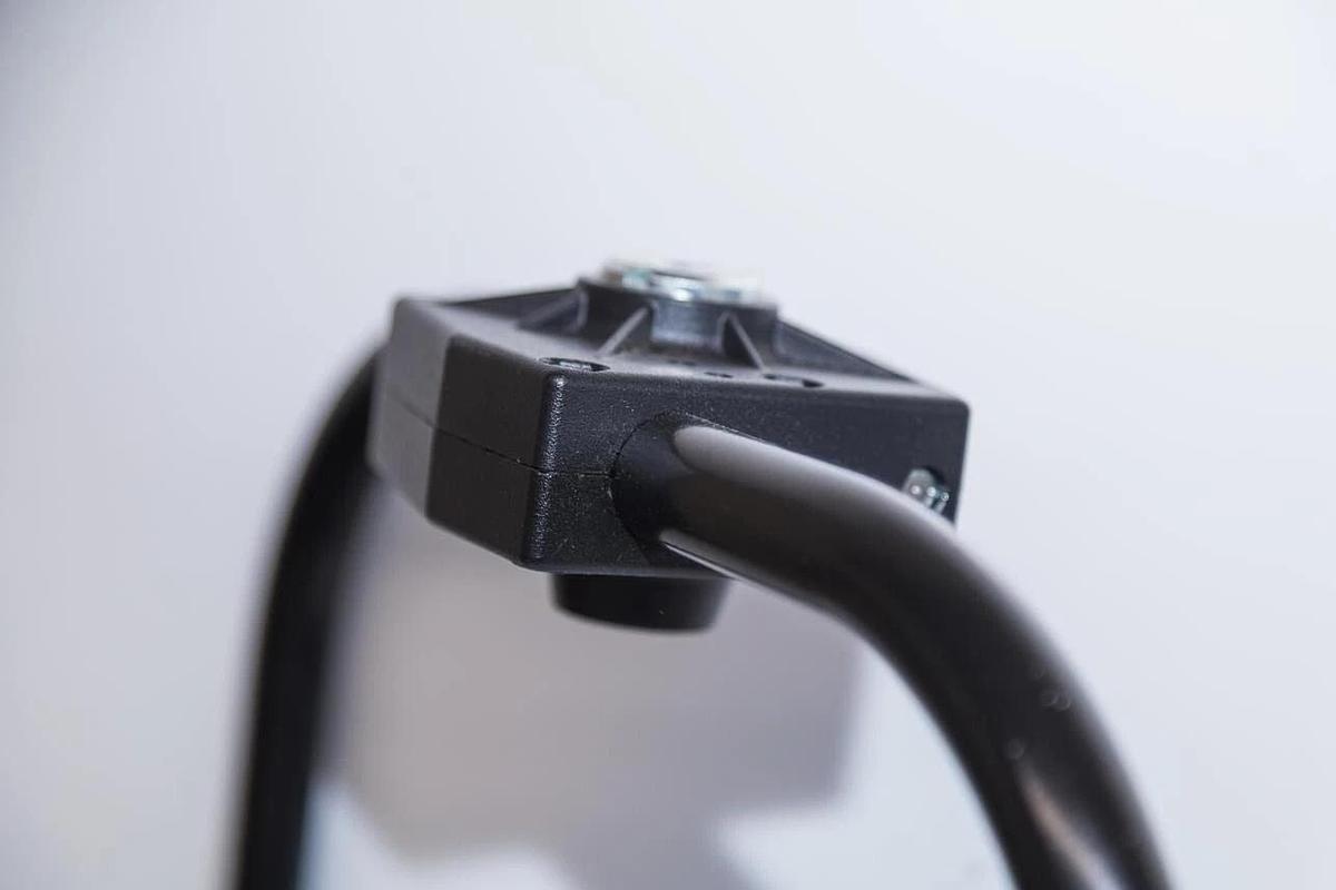 Used ARRI ST2 10" 2000W True Blue Studio Fresnel Light L1.40750.H / TESTED