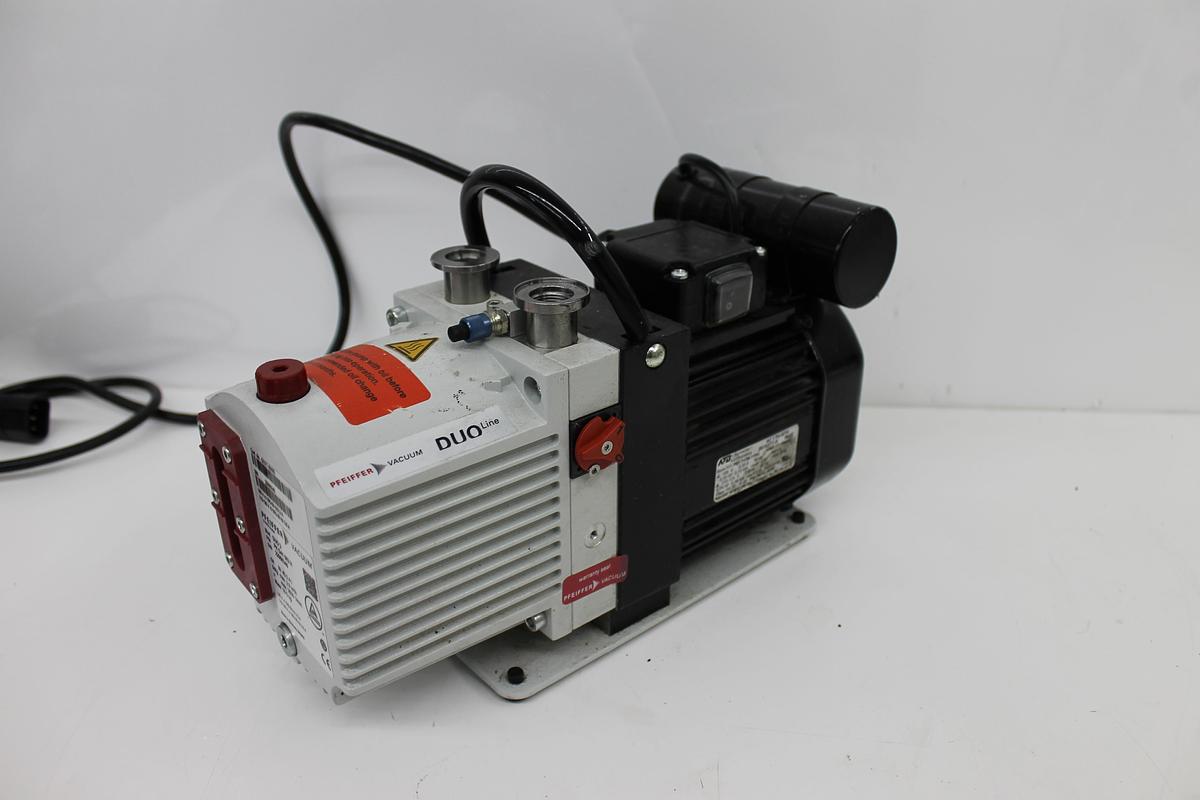 Used Pfeiffer DUO 3 PK D41 062 H Vacuum Pump