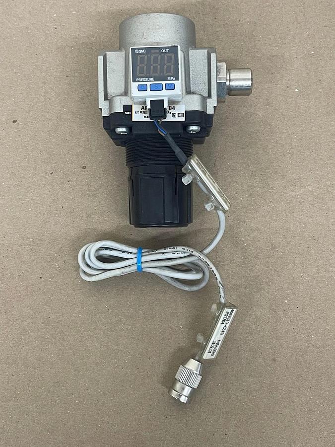 Used SMC AR40K-F04 Modular Regulator W/ ISE35-N-65 Digital Pressure Switch
