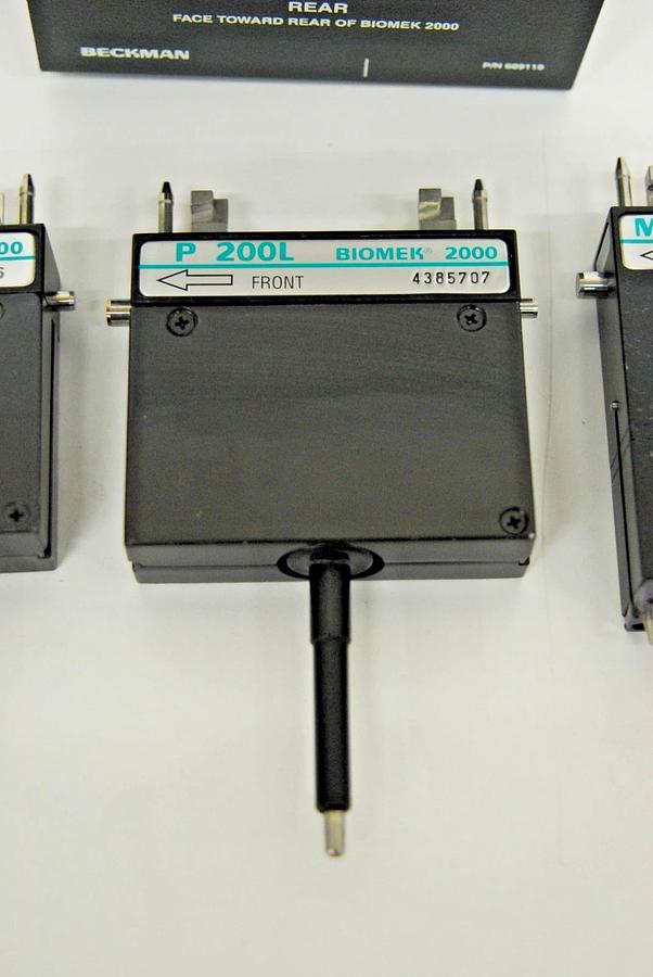 Used Beckman BIOMEK P20/P200L/MP200 Pipette Tools W/ Tool Holder (for BIOMEK 2000)
