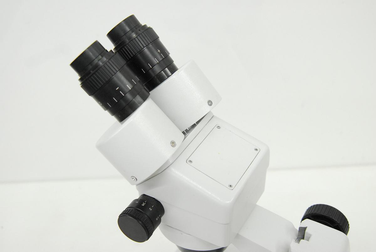 Used Stereo Microscope .7-4.5x (7-45x) Dual Illumination Base