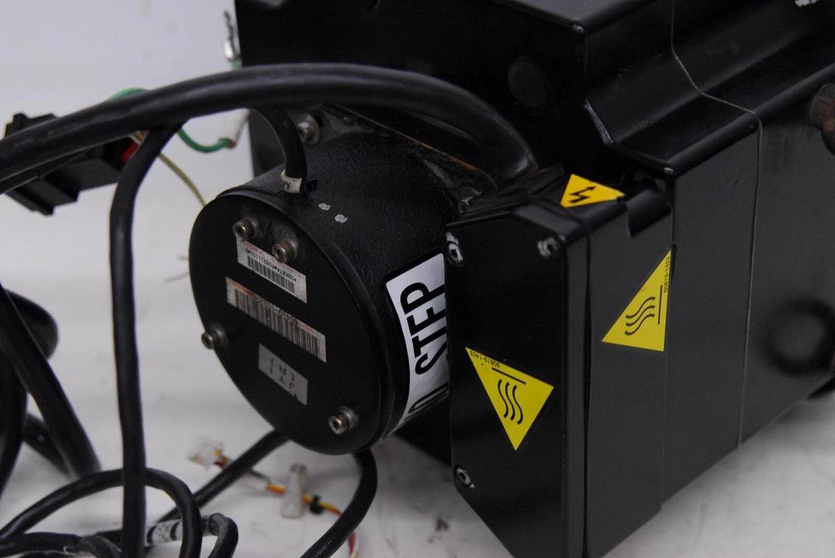 Used Kawasaki Sanyo Denki P80B22450LCX2A BL Super Servo Motor / 60490-1032RON Encoder