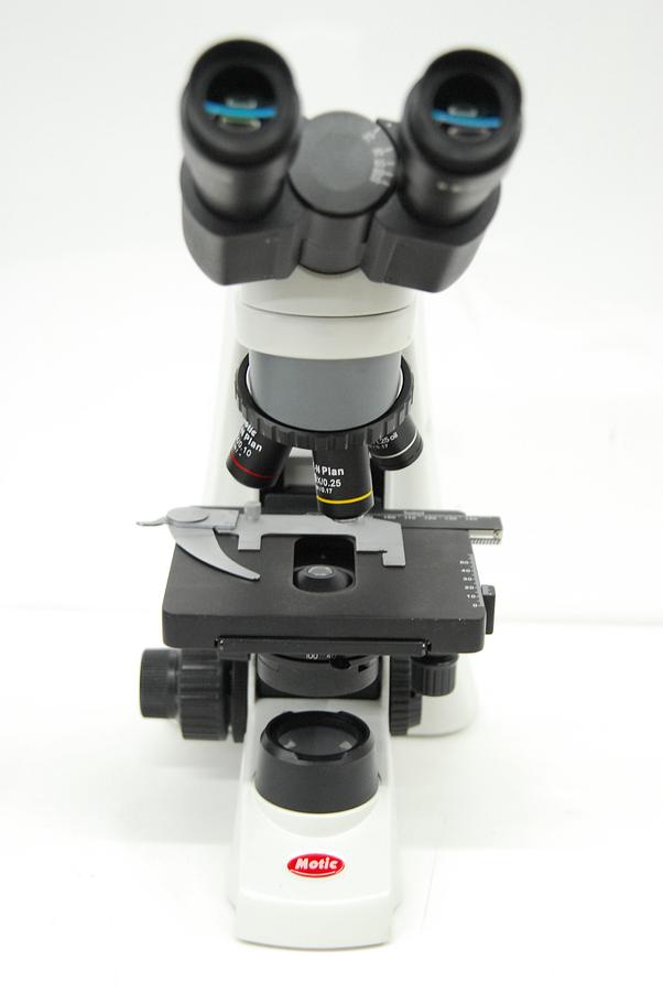 Used Motic BA210LED Binocular Microscope W/ EF-N Plan 4/10/100 Objectives