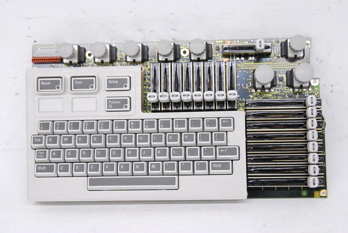 Used HP 77921-21300 QWERTY Board W/ 77921-40040 Button Assembly (Sonos 5500)