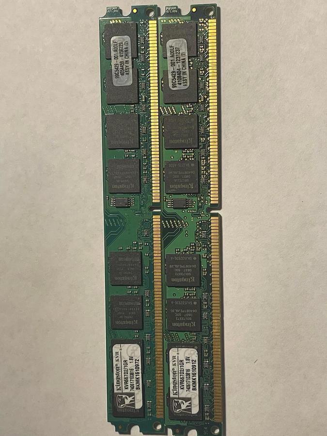 Used Kingston  KVR667D2/1GR DDR2 240-Pin 2GB(2 x 1GB) 740617107005