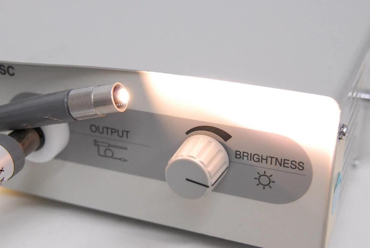 Used Olympus CLH-SC Halogen Light Source w/ O5.0x10.0ST Gray Light Guide