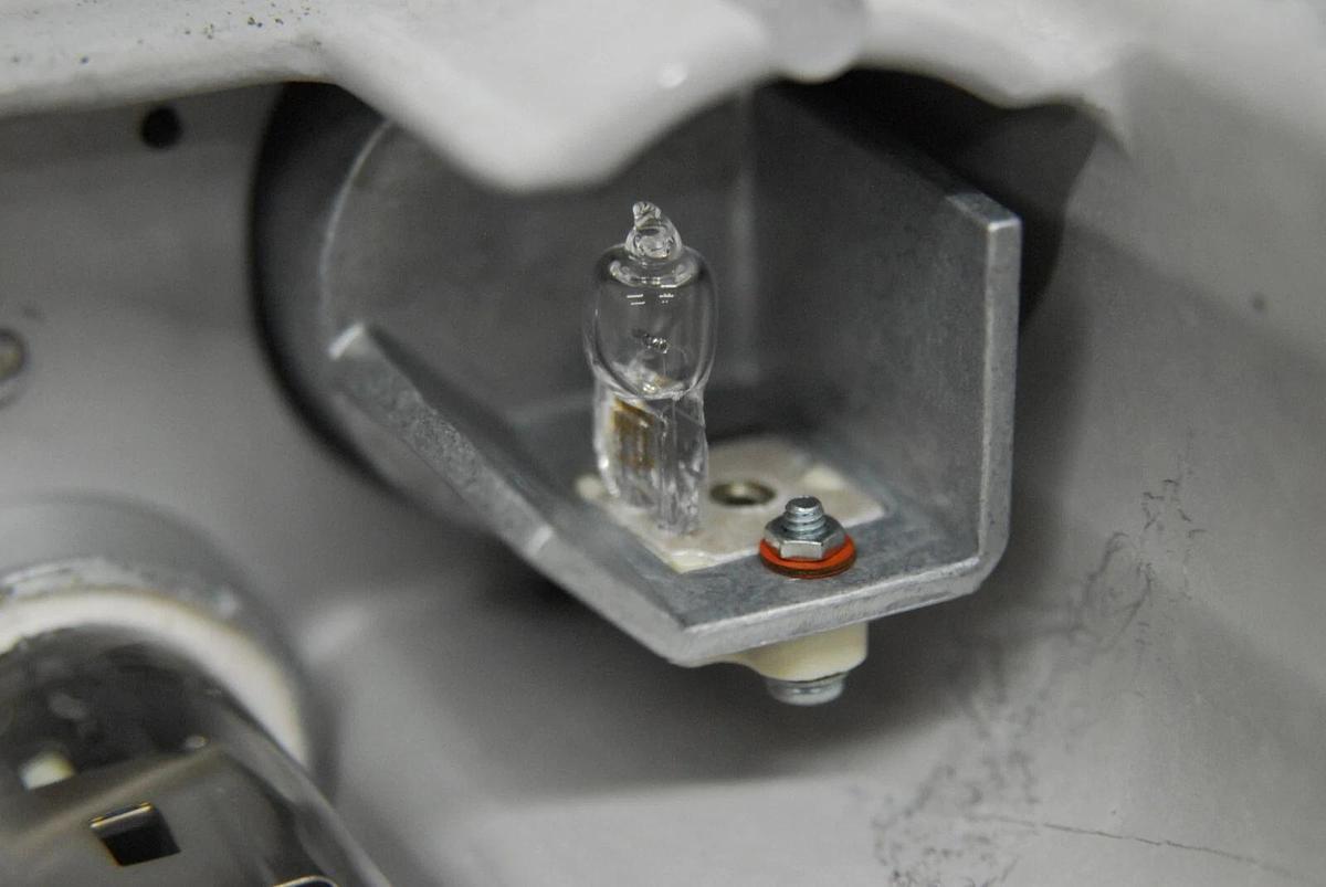 Used Beckman Coulter DU 800 - Lamp Assembly W/ Lamps 514442, 514366