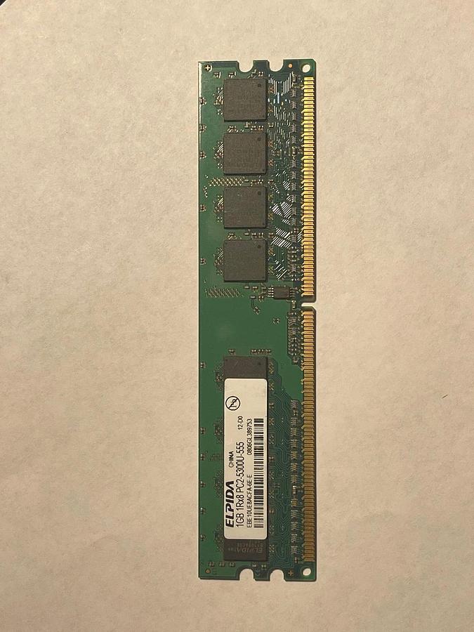 Used 1GB Elpida EBE10UE8ACFA-6E-E 240-Pin non-ECC Unbuffered