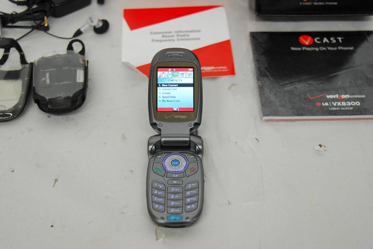 Used LG VX8300 (Verizon) Cellular Phone W/ Accessories 842623286535