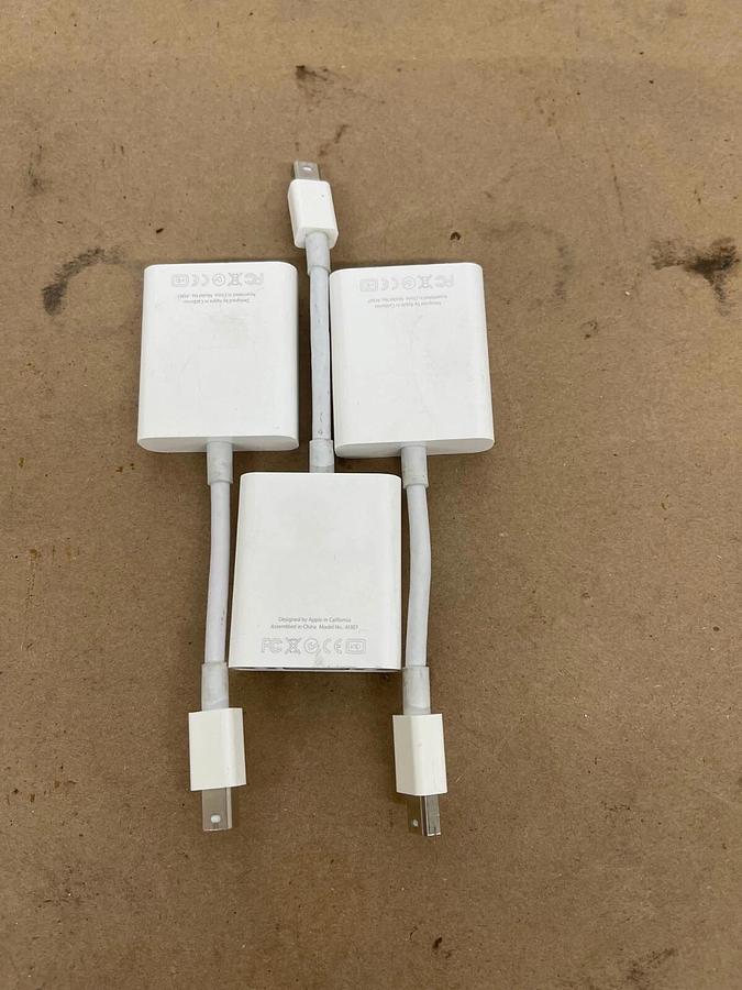 Used Apple A1307 Mini DisplayPort to VGA Adapter