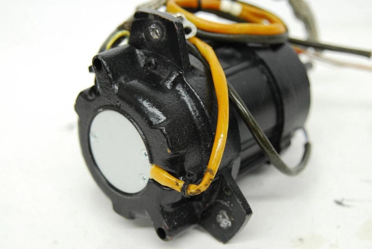 Used Hettich E2439 120V Centrifuge Motor SRFU 0,09/2-B52 - 1401-01 Universal 320