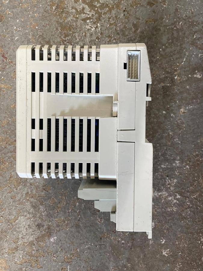 Used ABB - 3BSE008514R1 - DO820