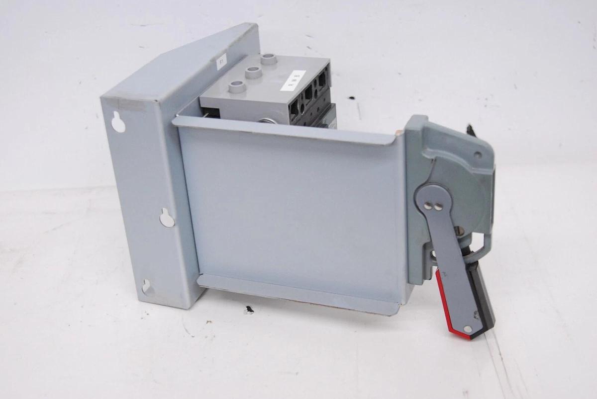 Used GE TED136015 Industrial Circuit Breaker W/ Allen Bradley 1494V-M40 Mechanism