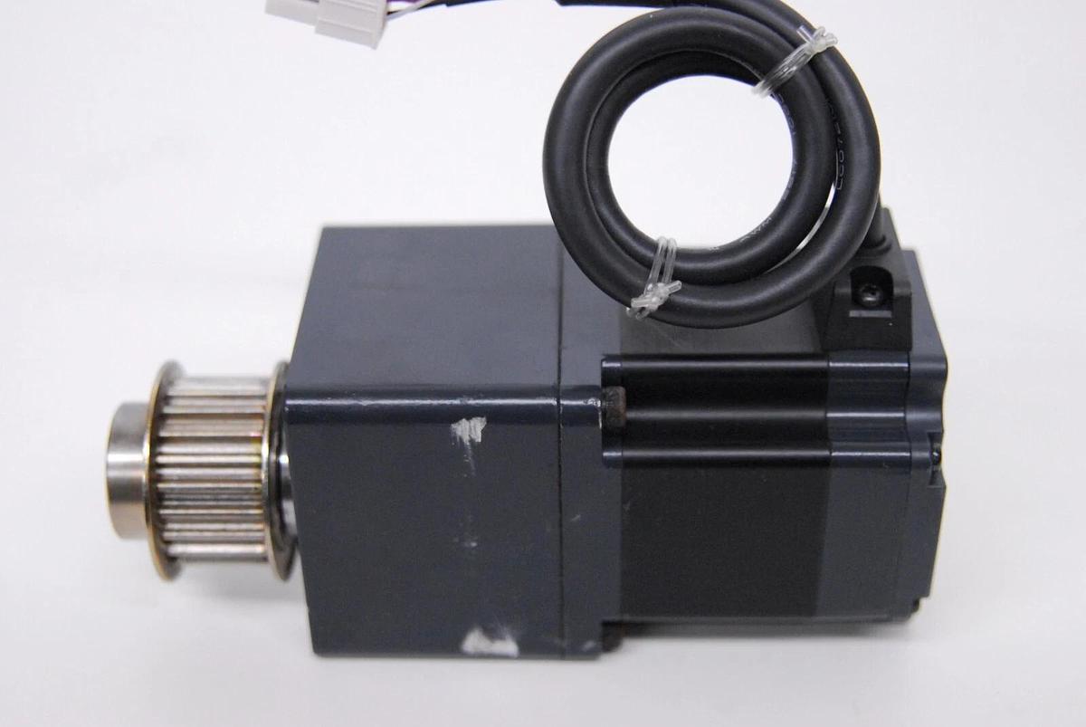 Used Oriental Motor Vexta ASM66AK-T7.2 Closed Loop Stepper Motor 0.98V 2.5A