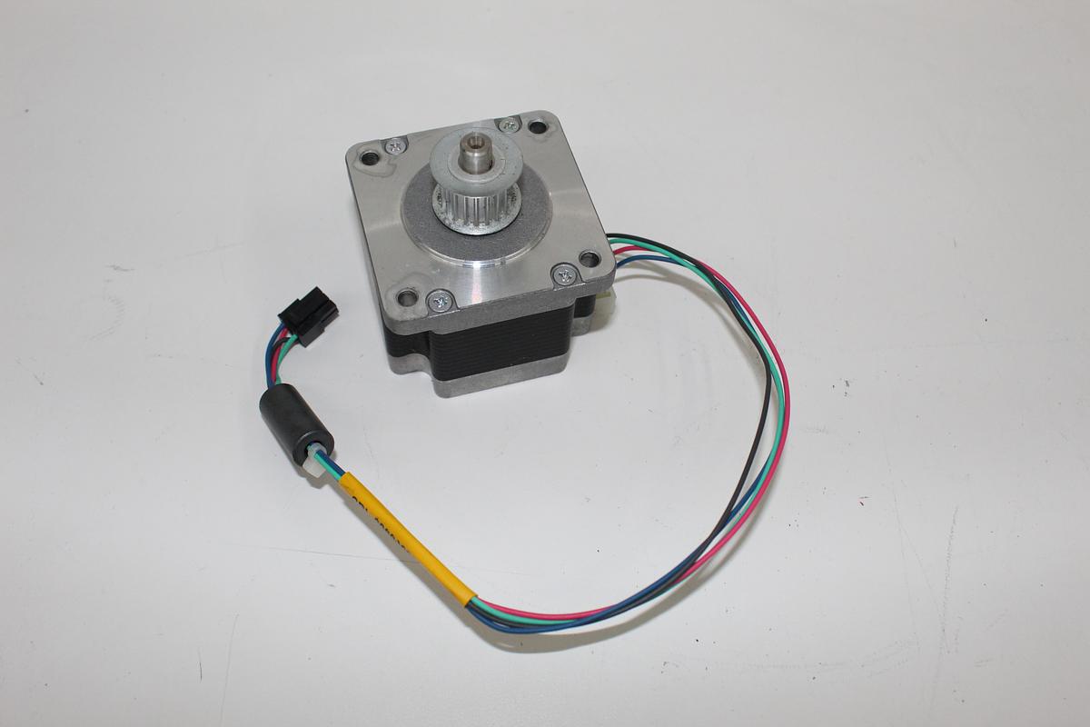 Used Vexta PK264JDA 2-Phase Stepping Motor DC 2.1V LOT OF 2