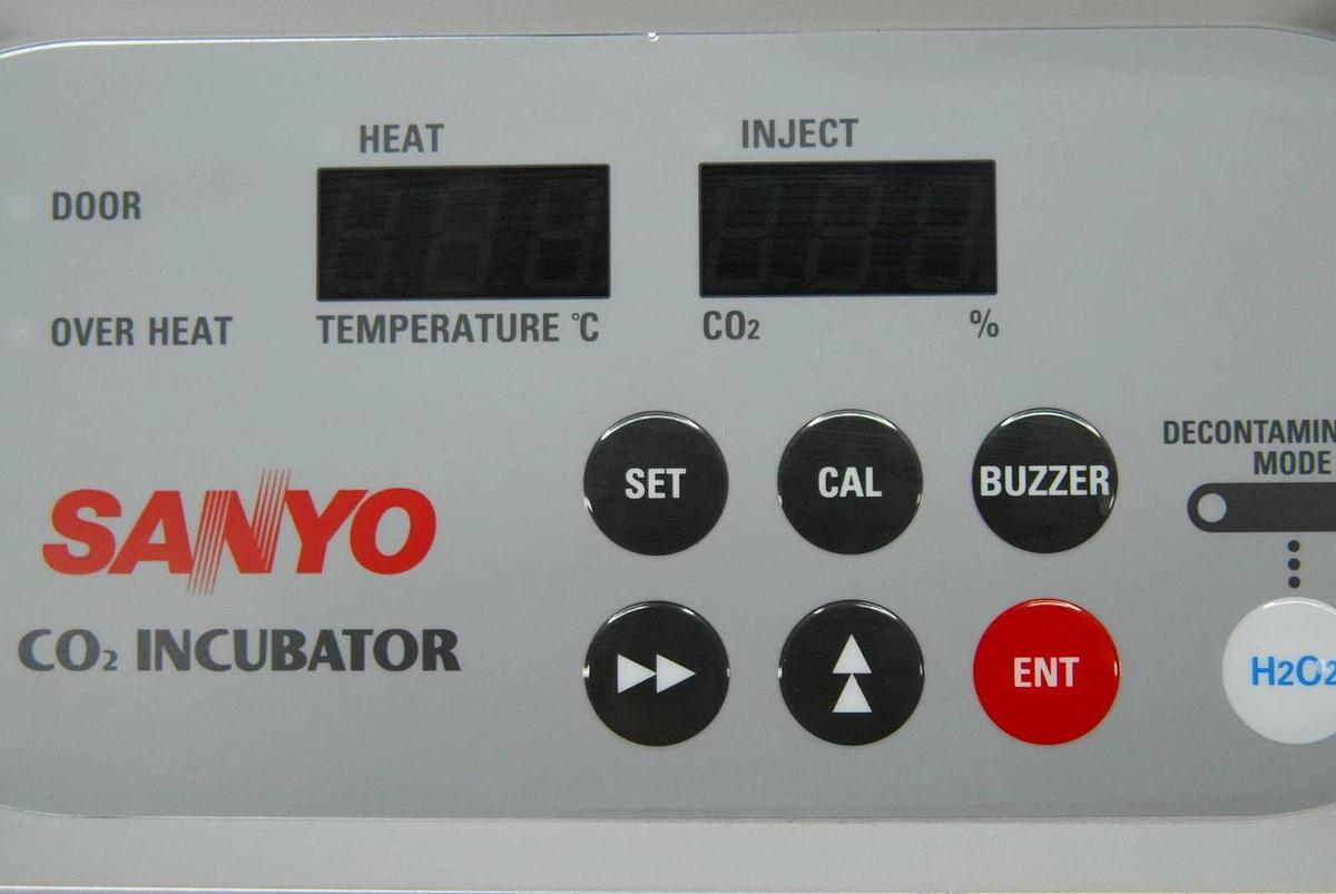 Used 7FB-4-B101-067-00-3 CO-5AC(IS) Control Panel - Sanyo CO2 Incubator