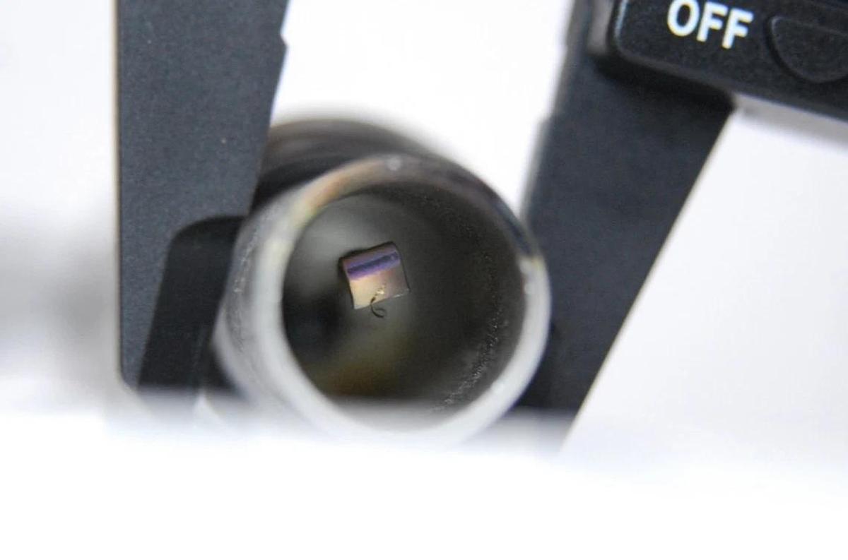 Used Vacuum Research 91208 Pirani Gauge Sensor (100 mTorr, 3/4 in. Smooth Tubulation)