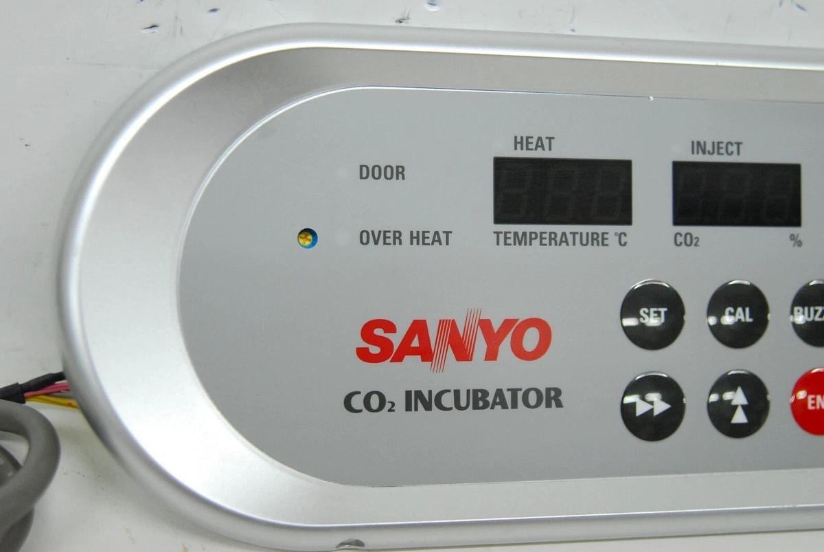 Used 7FB-4-B101-067-00-3 CO-5AC(IS) Control Panel - Sanyo CO2 Incubator
