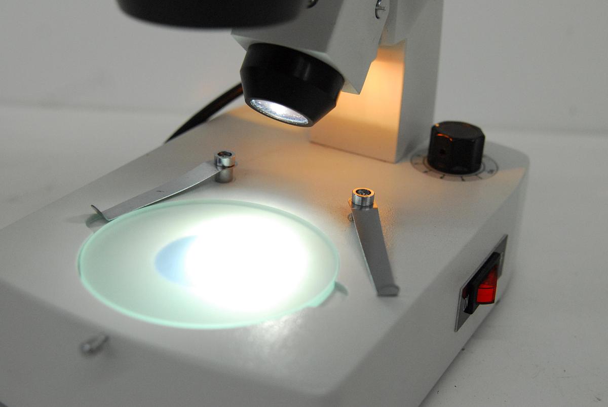 Used Stereo Microscope .7-4.5x (7-45x) Dual Illumination Base