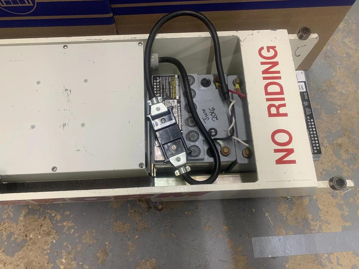 Used CREFORM BST AGV Tugger CA-A3800C w/Battery/Charger, & Accessory Handle (Tested)