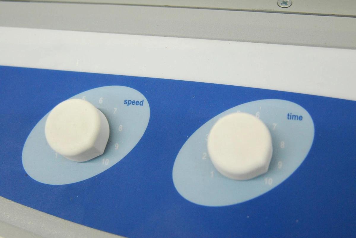 Used VWR 89032-100 5000 STD Standard Analog Orbital Shaker 24"x18" Deck/500 RPM/120V