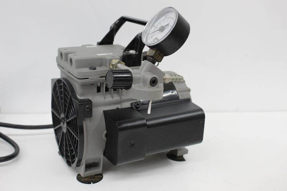Used Welch Thomas 2545B-01 Vacuum Pump 115V 60Hz 3.6A