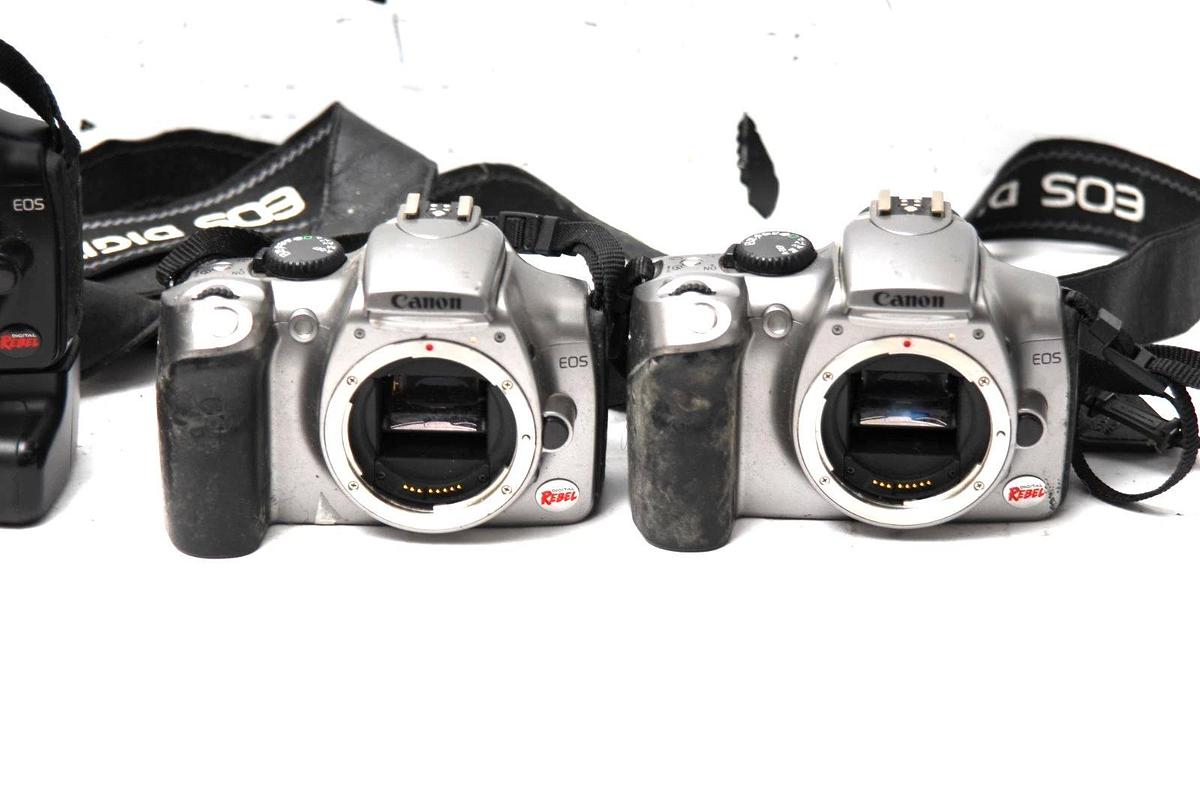 Used Canon EOS Digital Rebel DSLR Lot of 4 with 2 Battery Grips