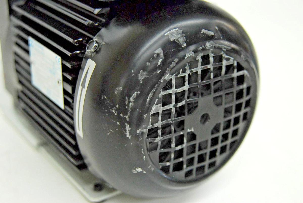 Used Hanning E7B2B-7-583 1-phase AC Motor 200-240VAC 2760/3155RPM (Pfiffer DUO 3)