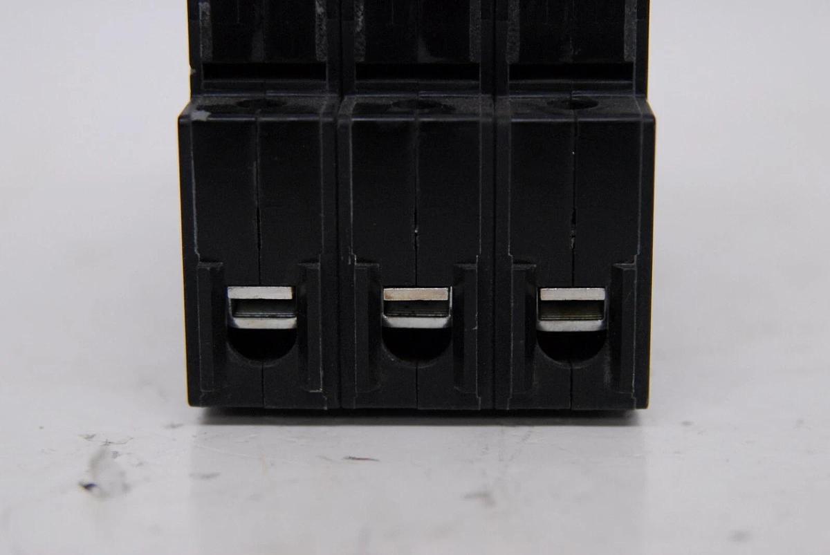 Used Eaton Heinemann 3HAC0871-1 DM3S-Z21-1 Circuit Breaker 20A/250V