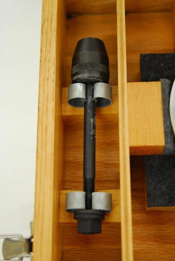 Used Morehouse 2000 LB Capacity Proving Ring W/ Case