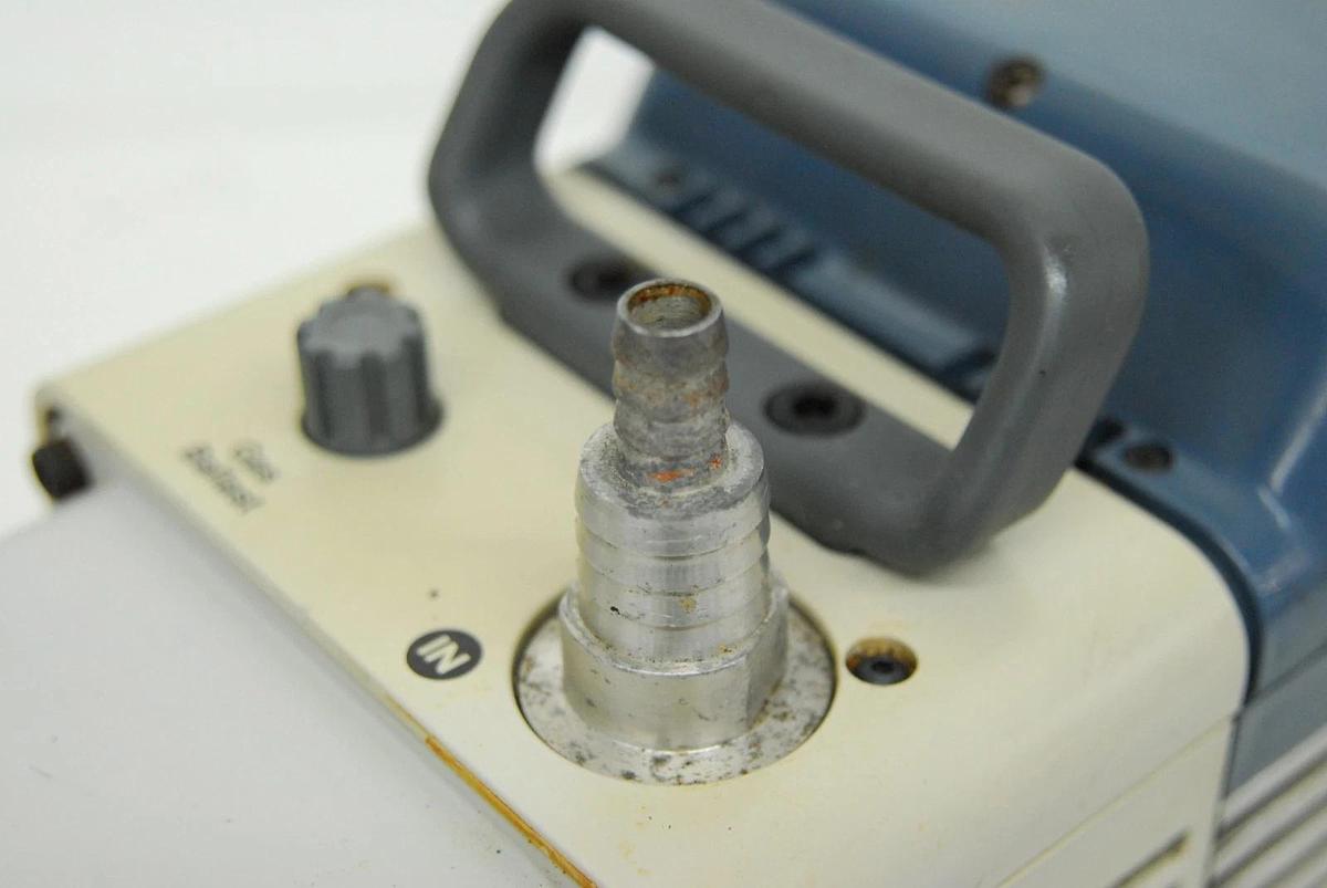 Used Welch 8917 Dual-Stage Direct-Drive Rotary Vane Vacuum Pump 1/2HP