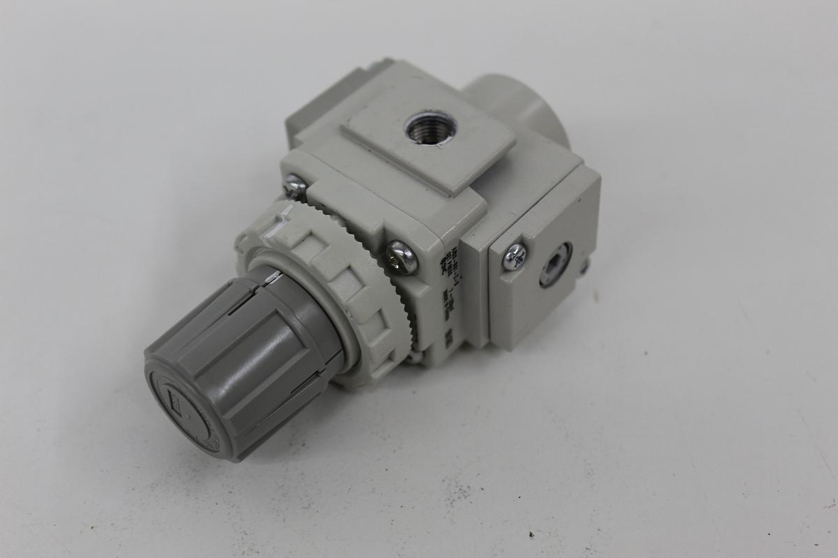 Used SMC AR20-N01-Z-B Pneumatic Air Pressure Regulator 1/8" NPT 7-125 PSI AR-B