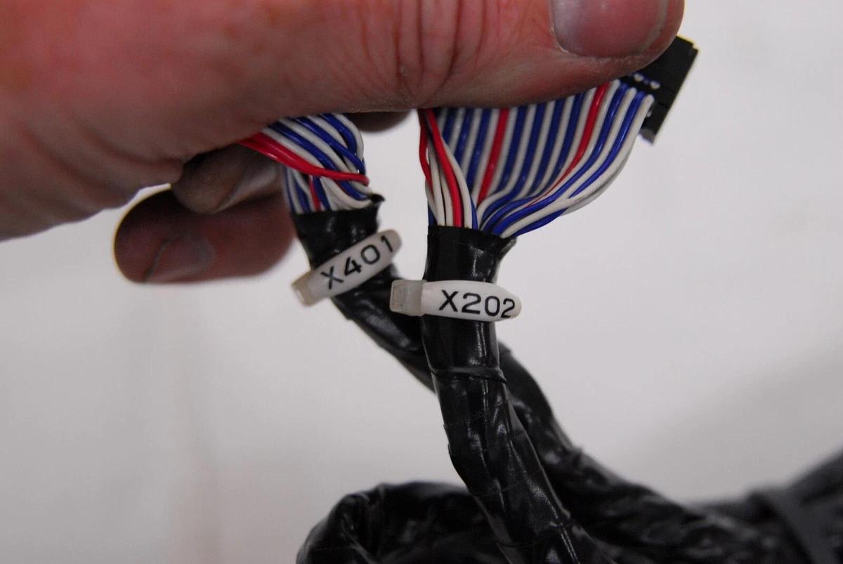 Used Kawasaki D32F-A001 - Lot of Cables/Connectors