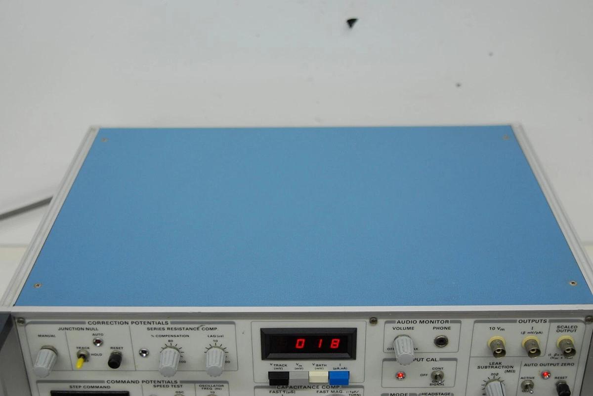 Used Axon Instruments AXOPATCH-1D Patch Clamp Amplifier - READ DESCRIPTION