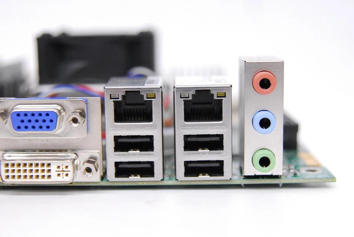 Used DFI HR100-CRM 774-HR1001-552G Mini-ITX Motherboard (8gb RAM, SR02T i7 CPU)