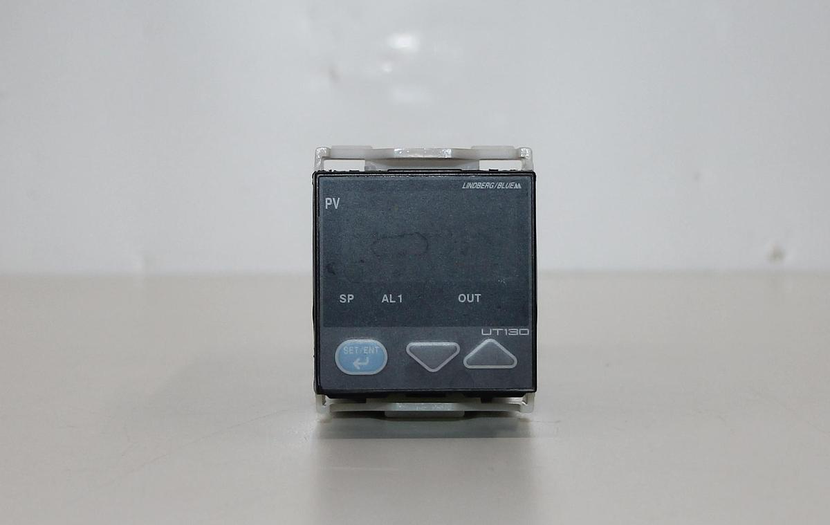Used YOKOGAWA UT130 TEMPERATURE CONTROLLER