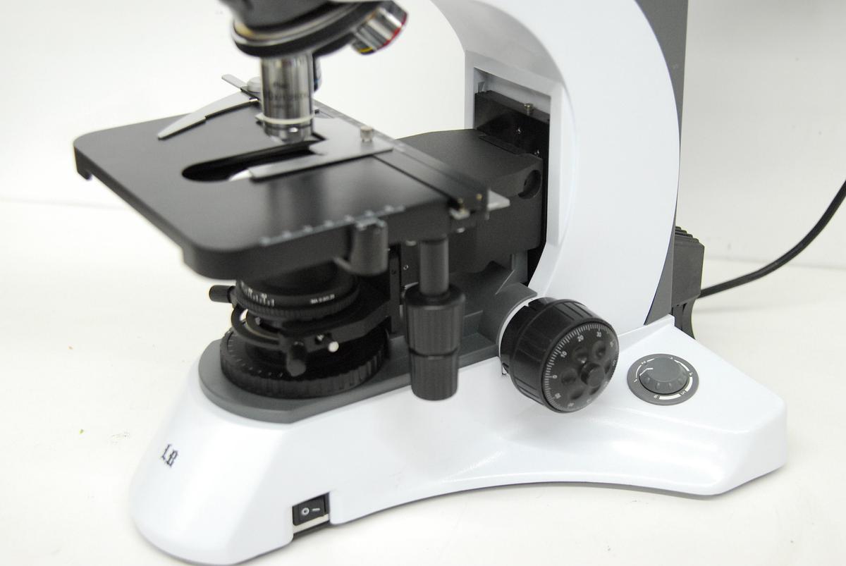 Used Labomed LB-701 Trinocular Upright Fluorescence Microscope W/ Infinite Plan Objectives, Filter Cubes