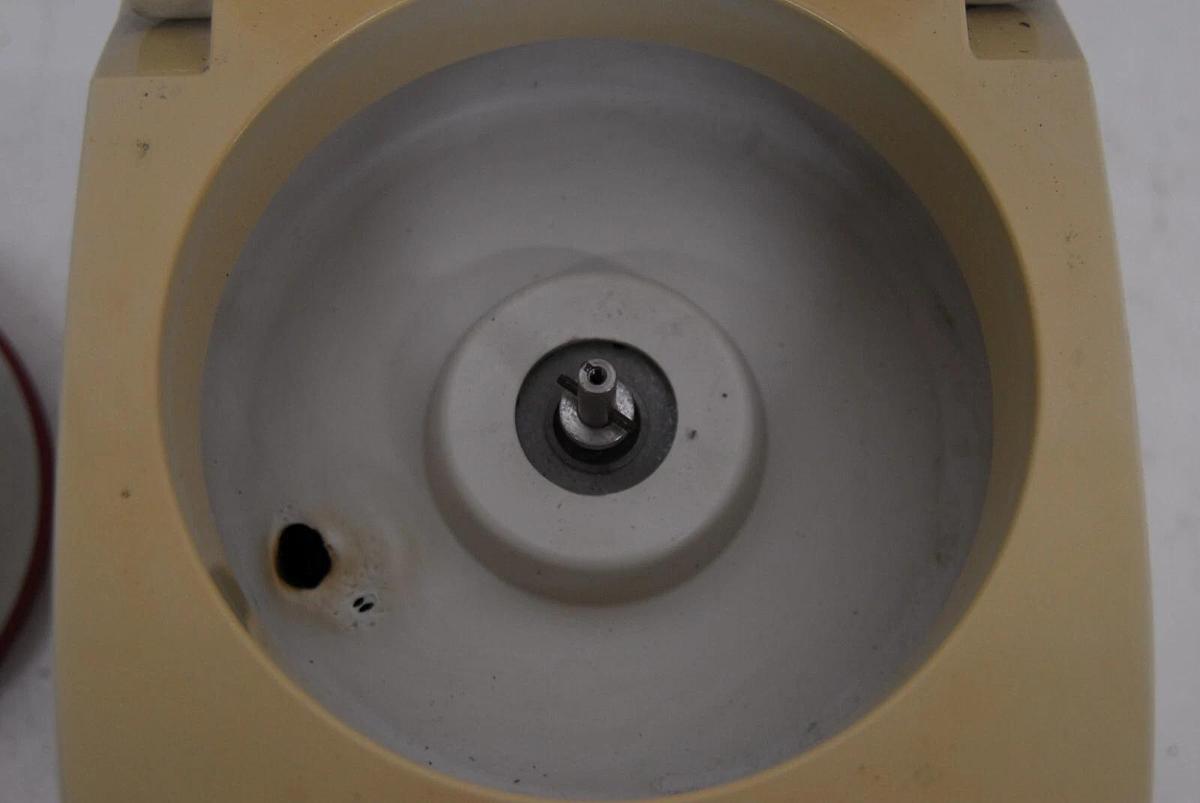 Used Denville Scientific 260D Brushless Microcentrifuge W/ Rotor - not working