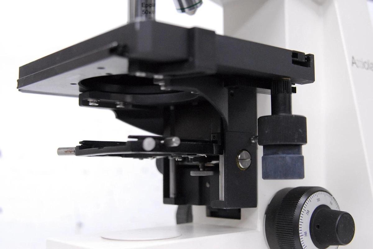 Used Zeiss Axiolab A Microscope W/ Reflective-Light Illuminator H, Epiplan Objectives