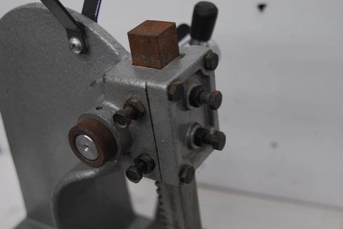 Used Lab-Volt C-36825 Flange Bolt Torquing Demonstrator Press