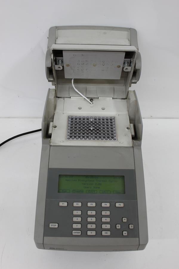 Used Applied Biosystems 2720 Thermal Cycler 96-Well PCR