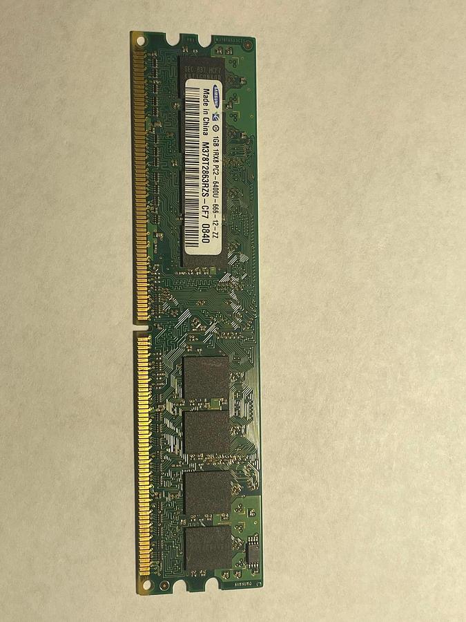 Used 1GB Samsung M378T2863RZS-CF7 (0840) PC2-6400U-666-12-ZZ 240-pin