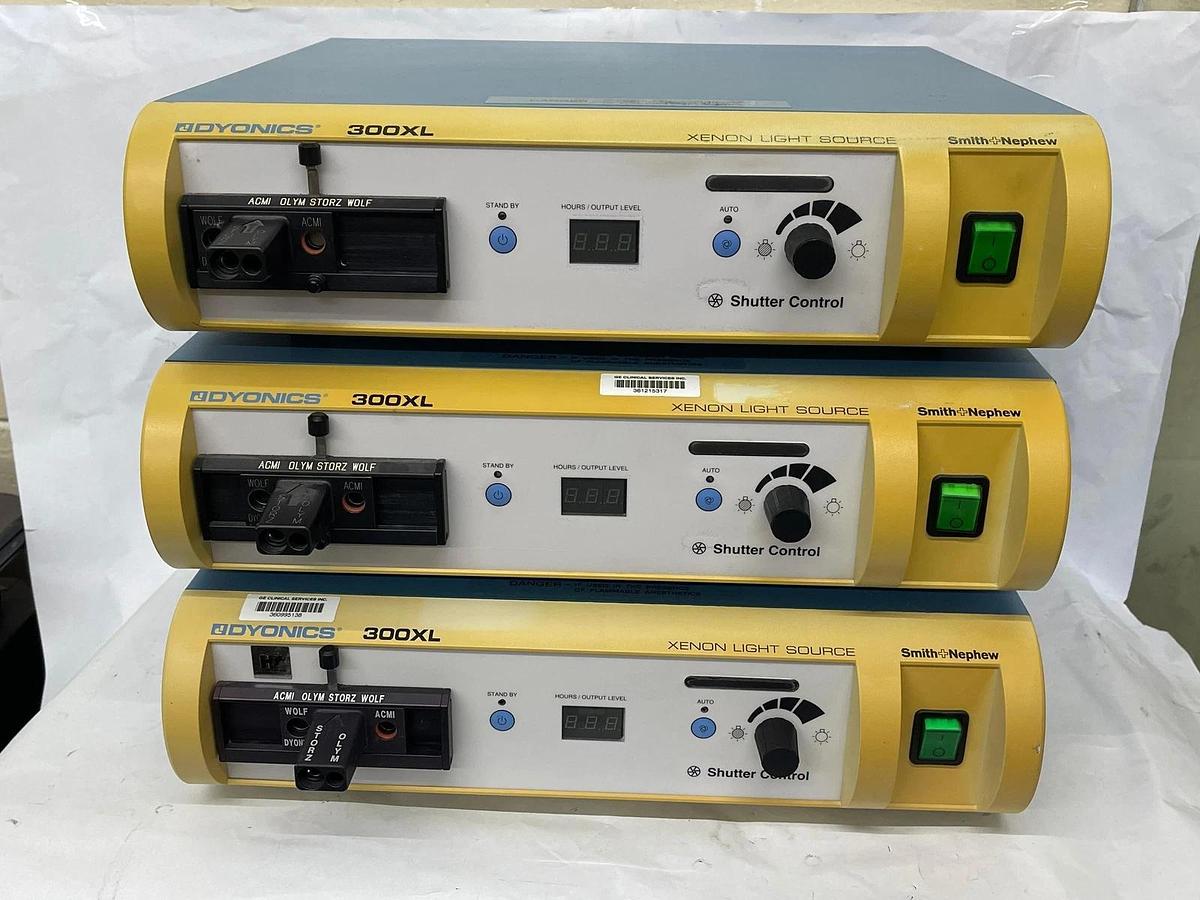 Used Dyonics Smith & Nephew 300XL Zenon Light Source