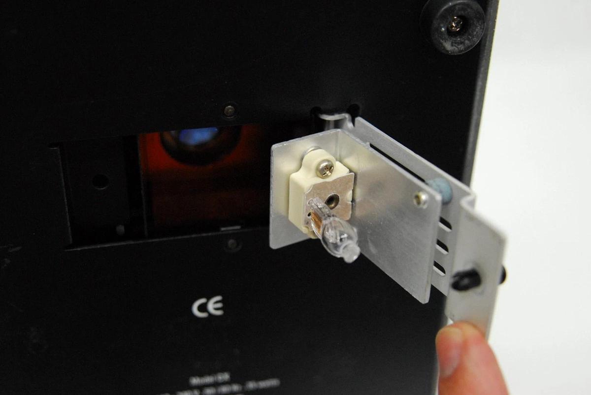 Used Labomed CX L Binocular Microscope W/ 4/10/40/100x Semi Plan Achro Objectives