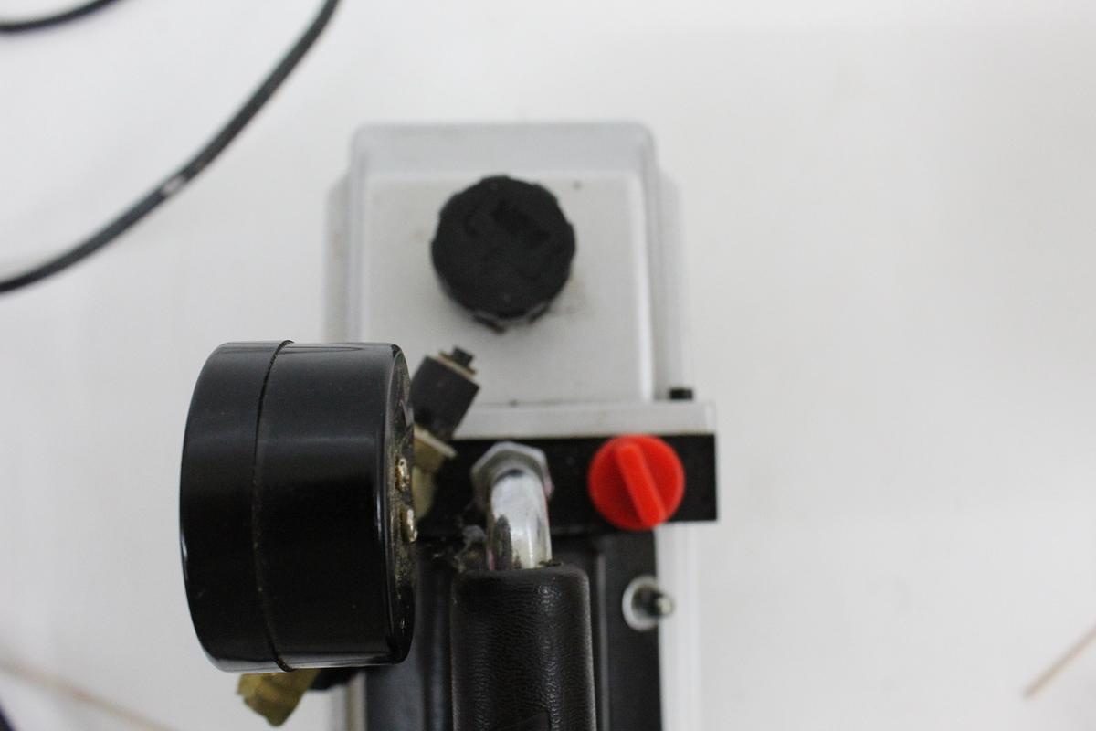 Used TWICE TW-1A 2.4CFM 115V Single Stage Vacuum Pump
